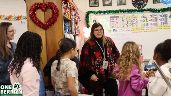 Sylvester Elementary students celebrate with Mrs. Thomas on her award.